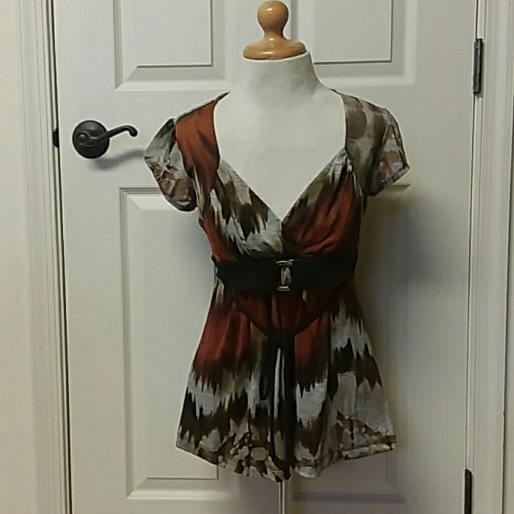 IZbyer size medium never worn top